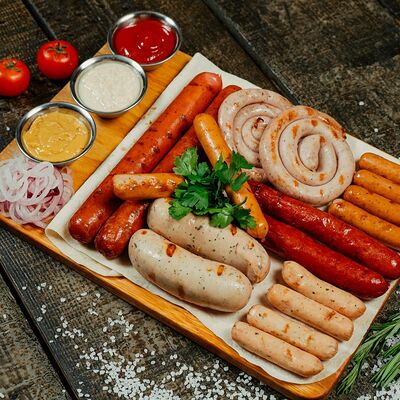Ассорти из колбасок на мангале в Кус-кус по цене 2199 ₽
