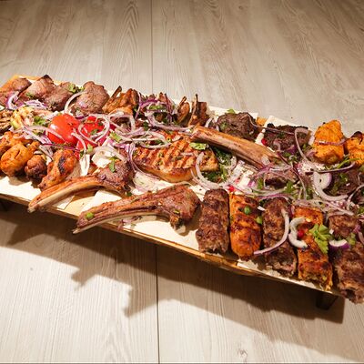 Шашлычный дворик ассорти в Троя по цене 6600 ₽