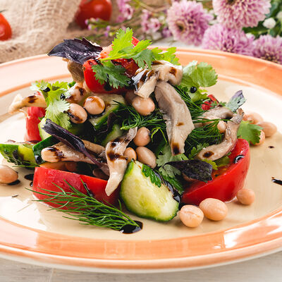 Салат с белой фасолью в MANANA по цене 390