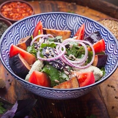 Салат с обжареными баклажанами в Чача по цене 480 ₽