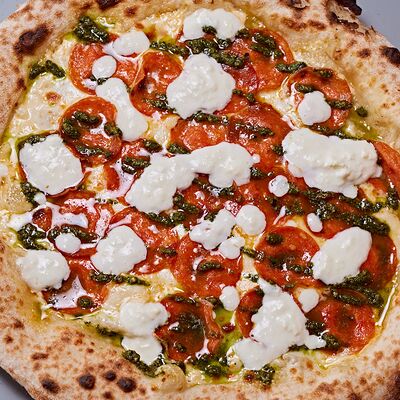 Пеперони-песто-страчателла в Итальянцы по цене 690 ₽