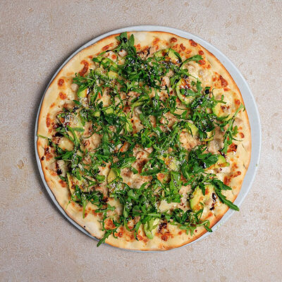 Пицца с курицей и авокадо в Bocconcino по цене 1430 ₽