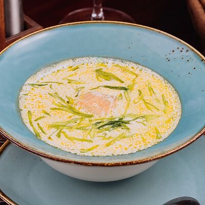 Сливочный суп с лососем в Grenka на Труда по цене 430 ₽