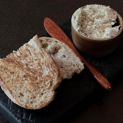 Ржаной с семенами льна в Угли по цене 80 ₽