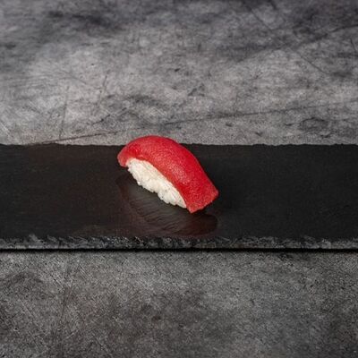 Суши тунец в Тбилисский уголок по цене 250 ₽