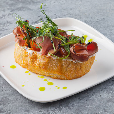 Брускетта с ростбифом в Terra&Mare по цене 550 ₽