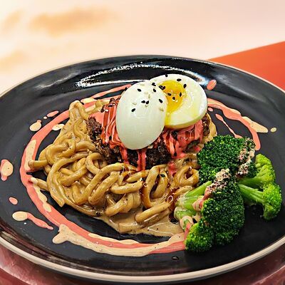 Пикантный Wok Биффф в Лапша и Утки по цене 836 ₽