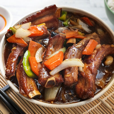 Ребра, тушенные в соусе в Wai Mai по цене 610 ₽