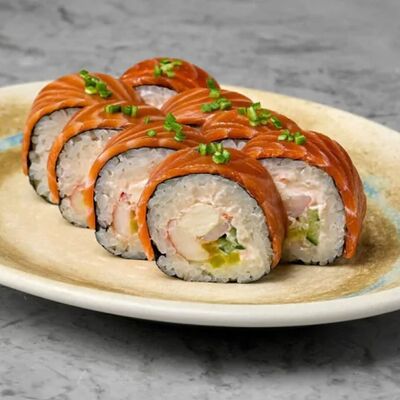 Ролл с лососем и креветкой в Terra по цене 25 р.