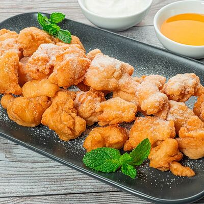 Баурсаки медовые со сметаной в Yunga Tim Fish & Grill по цене 790 ₽