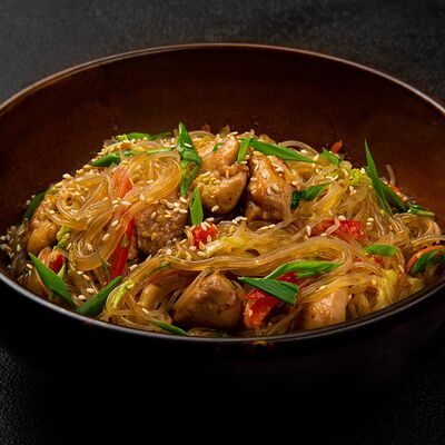 Wok Фунчоза с говядиной в соусе териякив Sole Pizza по цене 500 ₽