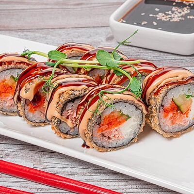 Тёплый ролл с сёмгой в Yunga Tim Fish & Grill по цене 985 ₽