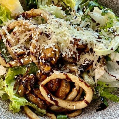 Салат с кальмарами и мидиями в Ricco Celentano по цене 620 ₽