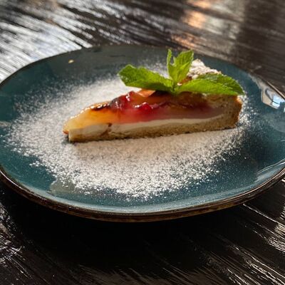 Пирог открытый с нектаринами в Длинный нос по цене 188 ₽