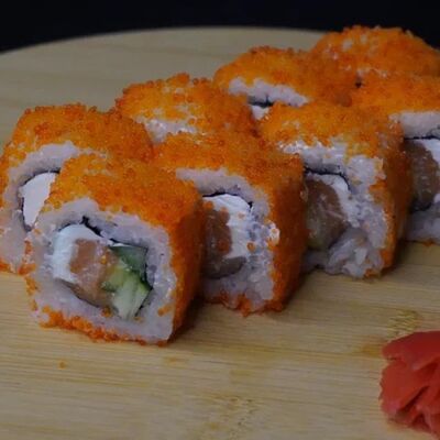Ролл Калифорния с лососем в Yo! Sushi по цене 730 ₽