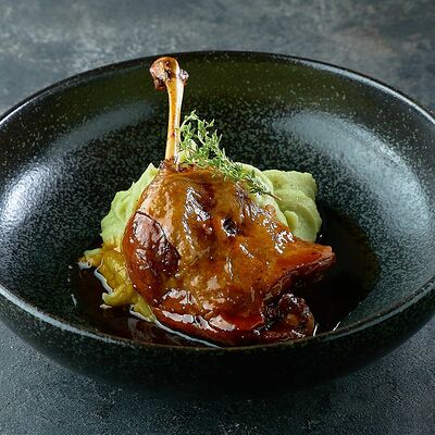 Утиная ножка конфи в Пряности & Радости на Васильевском по цене 890