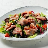 Салат с ростбифомв Cheeseria