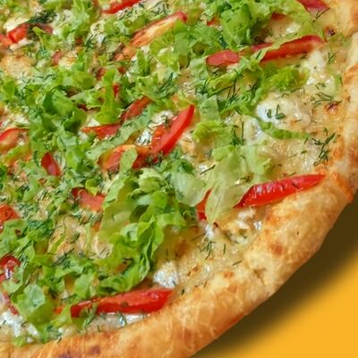 Пицца Цезарь 32 см в ФАРТуна по цене 900 ₽