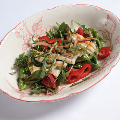 Салат с кальмарами в Бистро Рыба Мечты по цене 890 ₽