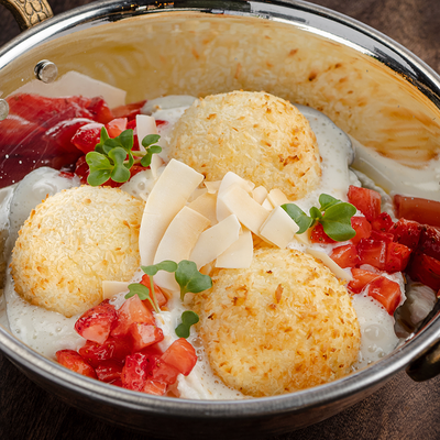 Сырники из сыра рикотта и творога с белым шоколадом в Съели Сумели по цене 650 ₽