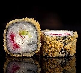 Ролл калифорния в темпуре в Суши Стар по цене 538 ₽