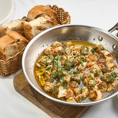 Ассорти морепродуктов чеснок петрушка в Клёво по цене 3550 ₽