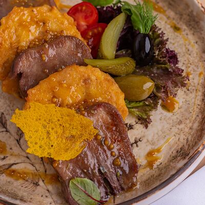 Языки, жаренные с картофелем и зеленью в Мархаба Халяль по цене 1056 ₽