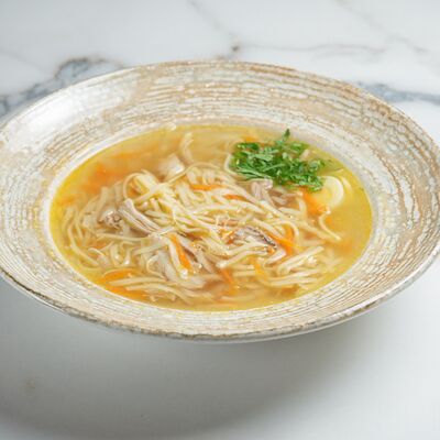 Суп-лапша из цыпленка в Sparkle по цене 450 ₽