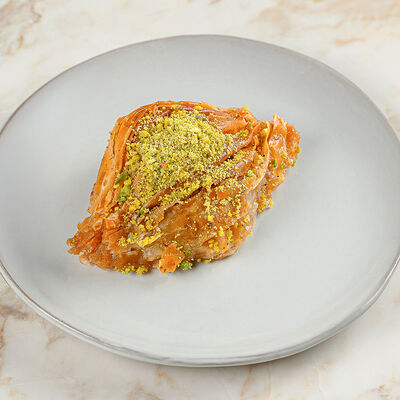 Фирменная пахлава с фисташками в Poly по цене 400 ₽