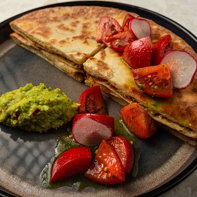 Кубдари с бараниной и томатной сальсой в Sesilia по цене 990