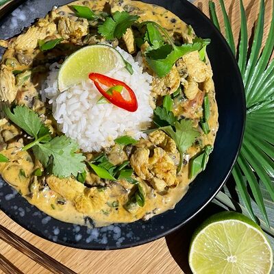 Карри с курицей в Wok Street по цене 549 ₽