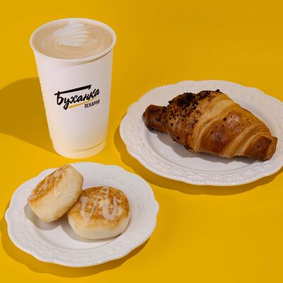 Капучино, сырники, круассан с шоколадом в Буханка по цене 479 ₽