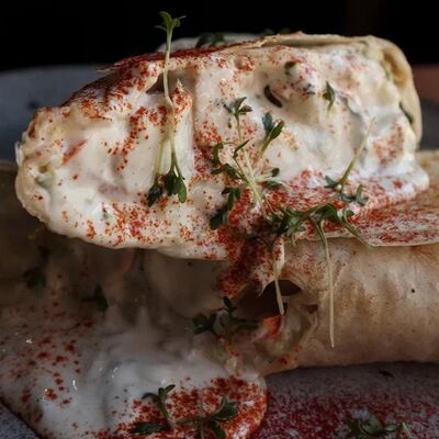 Мини-шаурма на соусе дзадзыки в Umami Kitchen's по цене 490 ₽