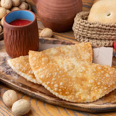 Чебуреки с томатным соком в Дэда по цене 600 ₽