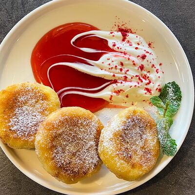 Сырники домашние в Кофе-Тюр по цене 405 ₽