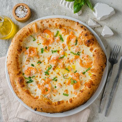 Пицца с лососем и креветками в PizzAmore по цене 1485 ₽