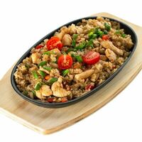 Рис с курицей и овощами в Ozaki