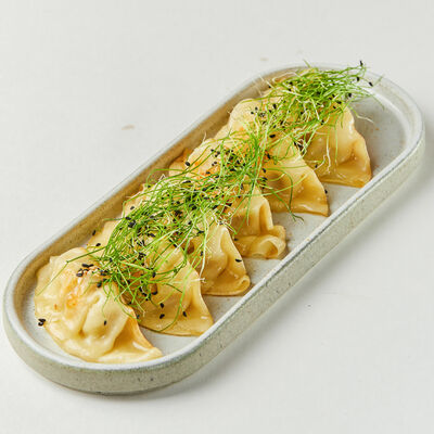 Гедза с креветками в RA‘MEN по цене 400 ₽