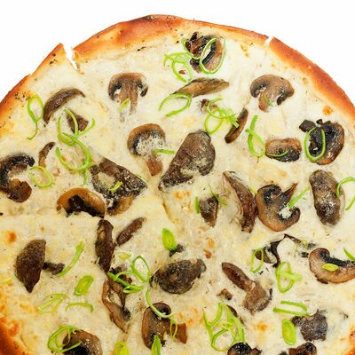 Пицца с белыми грибами в Hot-Pizza по цене 689 ₽