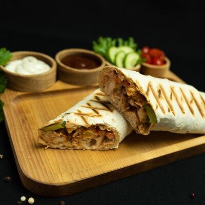 Шаурма Куриная стандарт в Max-Grill по цене 429 ₽