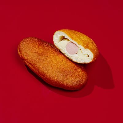 Пирожок с сосиской и картошкой в Farina Ватрушкина по цене 159 ₽