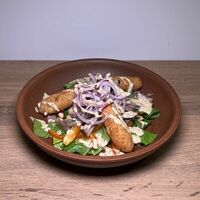 Салат с телятиной и жареным сыром в Кафе на Жарова 3 by Doner kebab