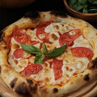 Пицца Маргарита в Mis