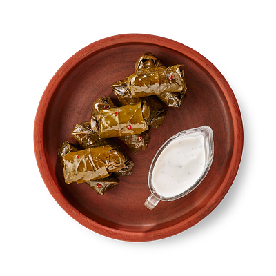 Долма с бараниной и мятным мацони в Старик хинкалыч по цене 600 ₽