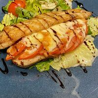 Куриное филе в стиле капрезе в ОнегинЪ