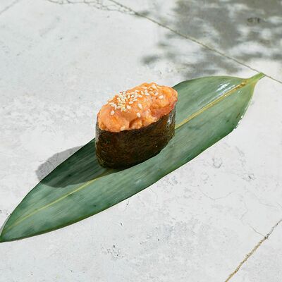 Запеченные суши лосось в ЛарисуВаннуХочу по цене 250