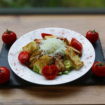 Салат Цезарь в Пекарня 50 лет СССР по цене 500 ₽