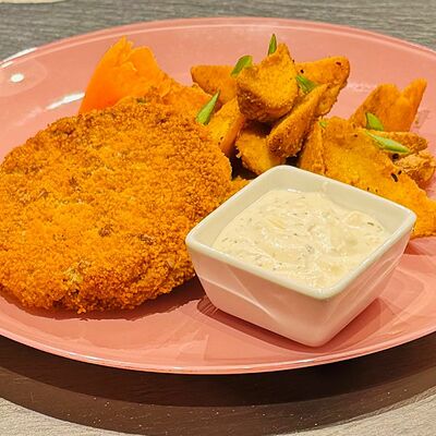 Котлета из горбуши с картофелем айдахо в Три печки по цене 460 ₽