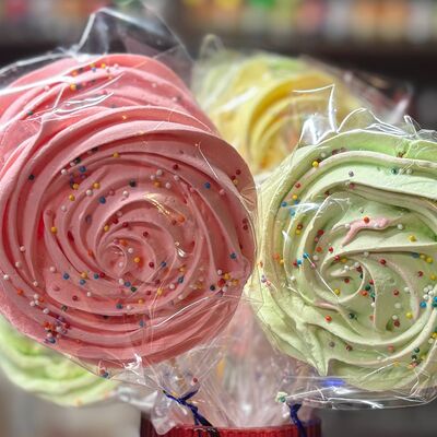 Безе на палочке в Пышечная по цене 61 ₽