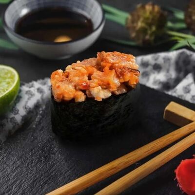 Гункан c угрем в Rollstreet по цене 199 ₽